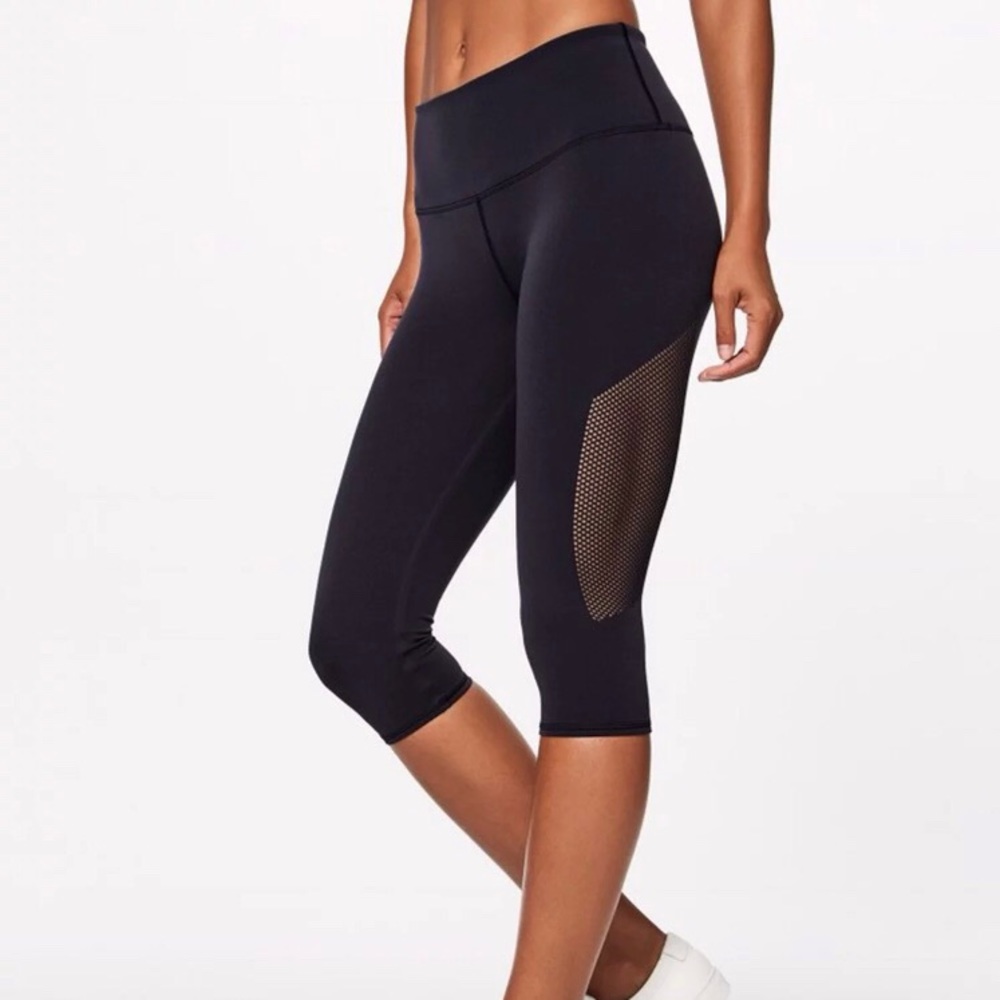 🚫SOLD🚫🍋 Lululemon Reveal Crop BNWT 🍋